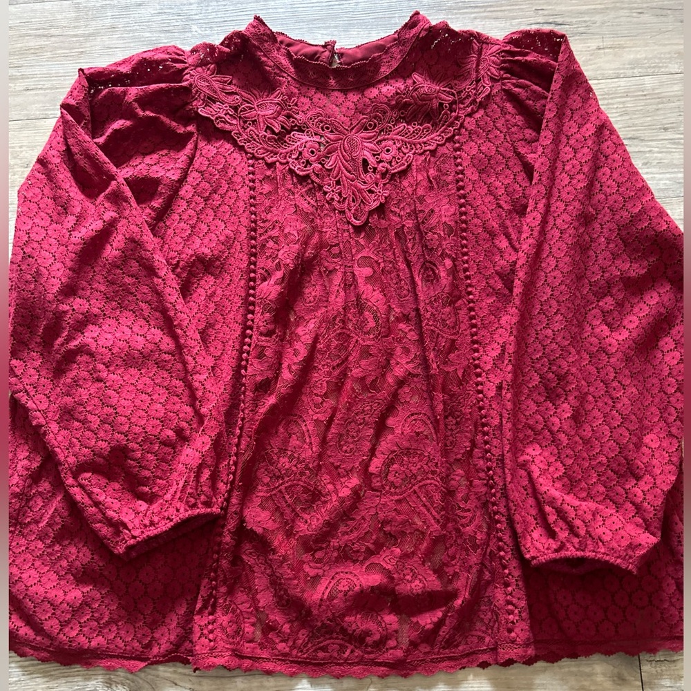 Red lace Torrid top